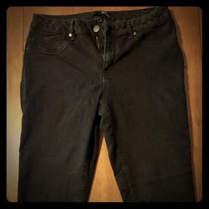 1822 Black Denim Jeans